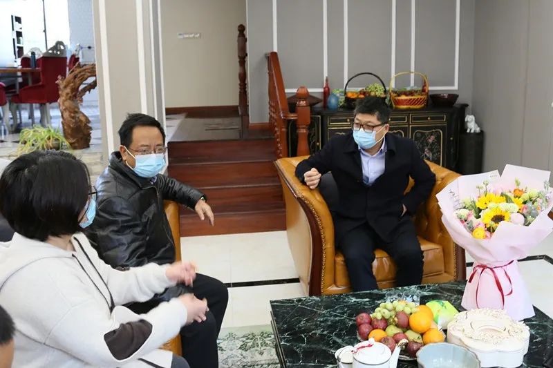 邹柏涌胡孟波分别带队走访慰问区镇高层次人才企业