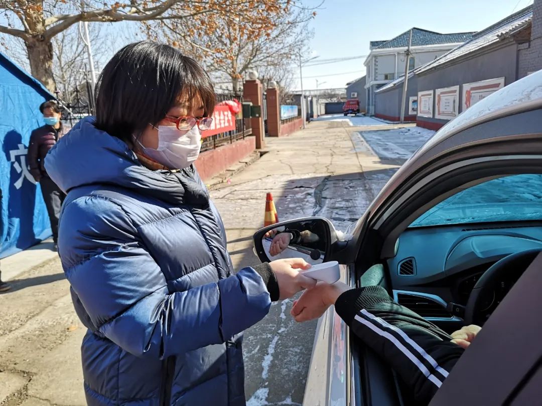 防控最吃劲人手紧缺顺义各级机关干部小区当门卫