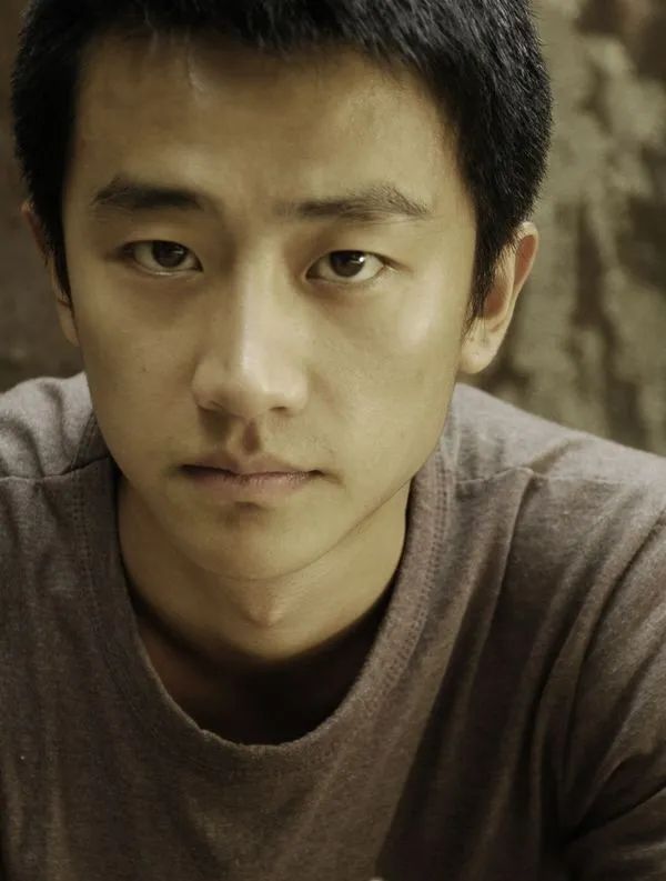 片风格的缘故,黄轩在娄烨导演《春风沉醉的夜晚》中参演的部分被删减