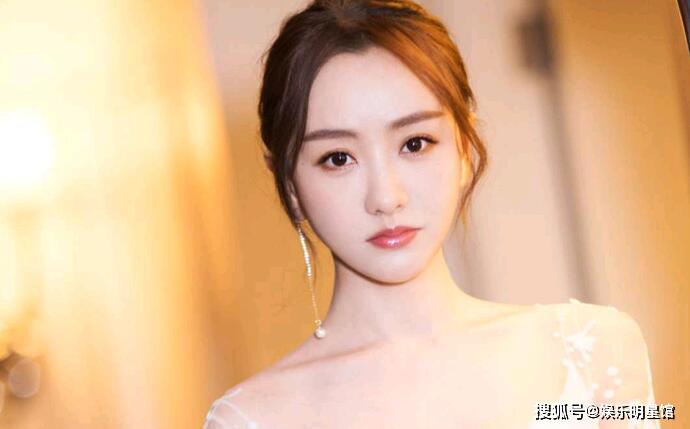 杨蓉经纪公司声明 杨蓉被拍与神秘男子共进晚餐