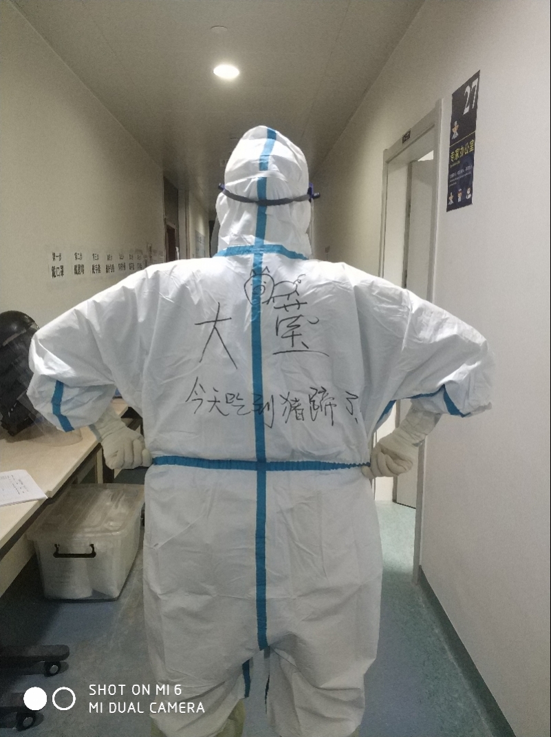 武汉ICU护士:下班看到喷泉,都想凑上去喝一口