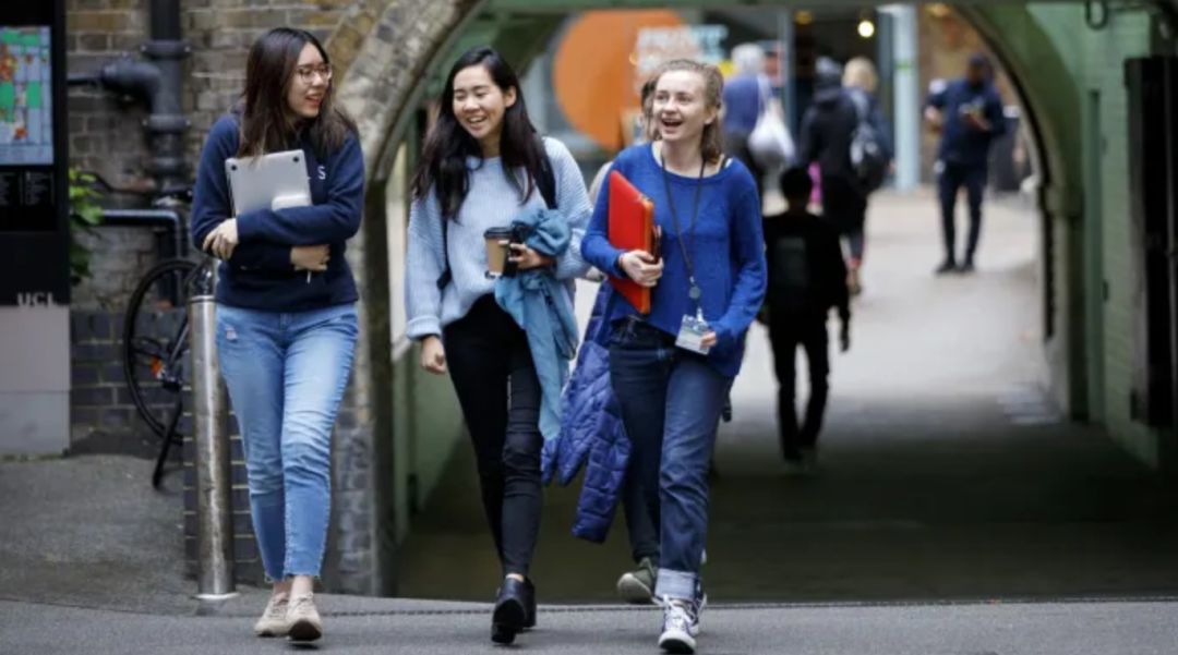 203亿镑！英国大学全靠中国留学生养着...难怪国际生学费那么高