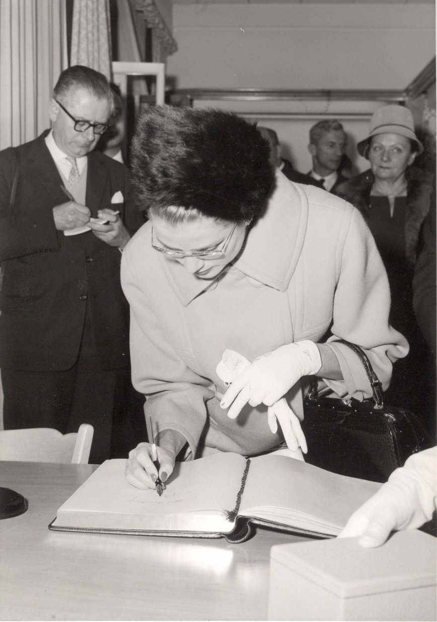 ��һ�̼�֤����TISSOT������봫��Ů�ԵĲ���֮Ե