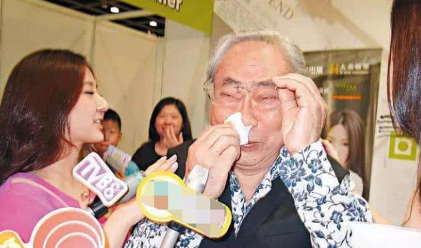 体操女神屈身81岁富豪, 为父还债, 解决后分手老