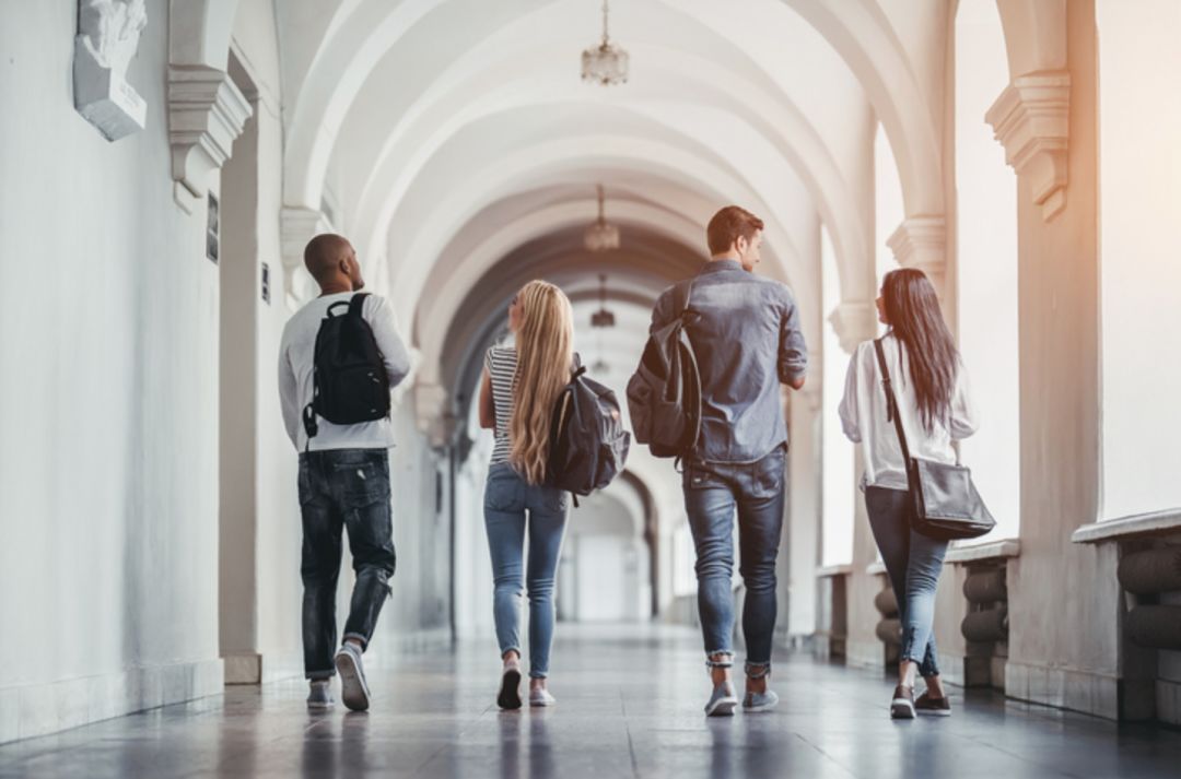 203亿镑！英国大学全靠中国留学生养着...难怪国际生学费那么高