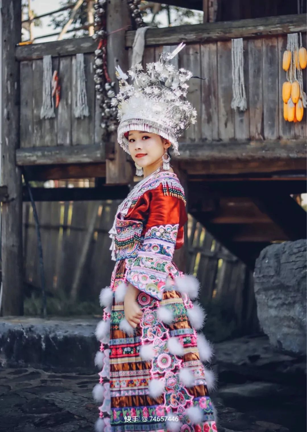 雷山苗年，女孩子们都穿上了苗族传统服装，摄影发烧友可开心了