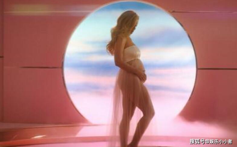 水果姐宣布怀孕半裸展示孕肚完美身材不输给超模_mv