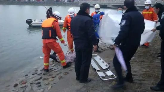 河北:花季少女溺亡8米深河,17岁左右,正在上高中.