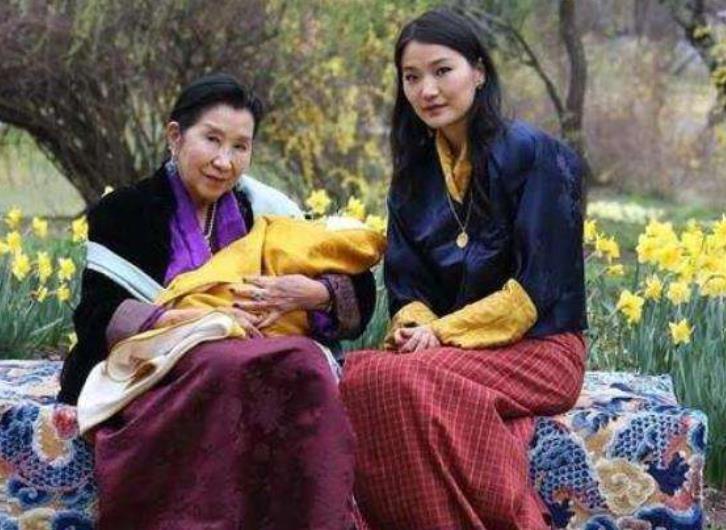 原创不丹王室好事将近!佩玛王后已赴海外待产,4月再次升级当母亲
