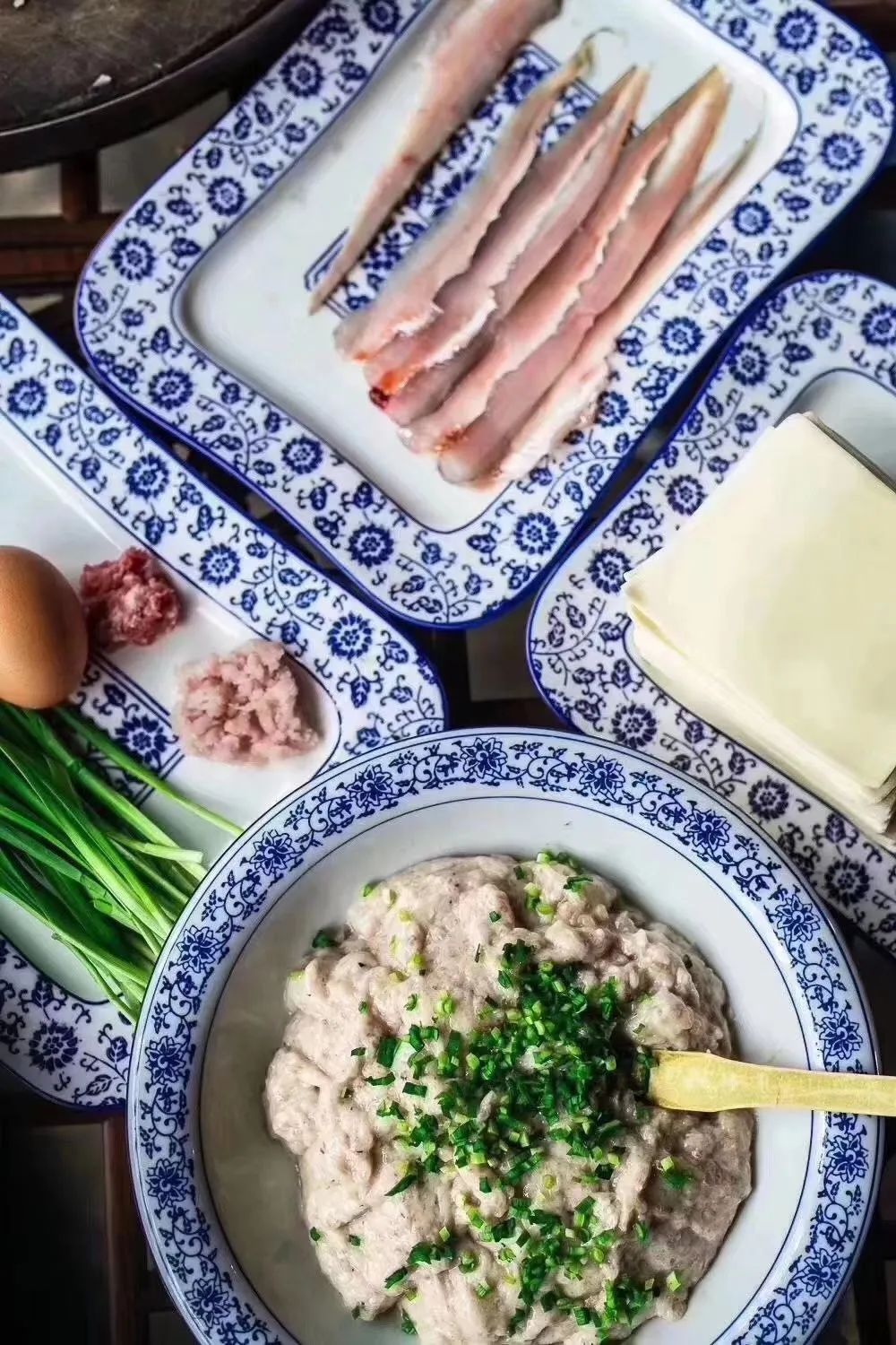 刀鱼时节来一碗刀鱼馄饨仅一个月的美味品尝期出自江阴名厨新鲜直送