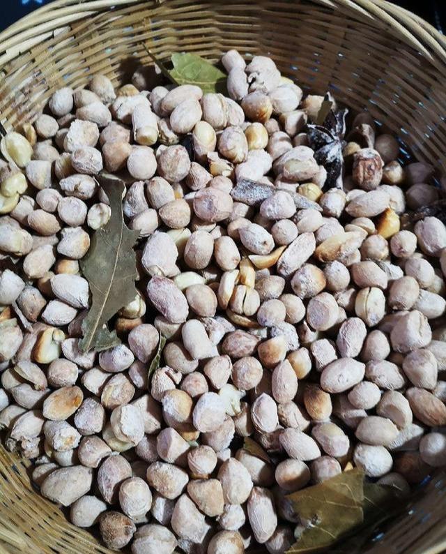 热馒头配小菜 c2f48fd5f39d45dca6dfe0e1fbc34216.jpeg