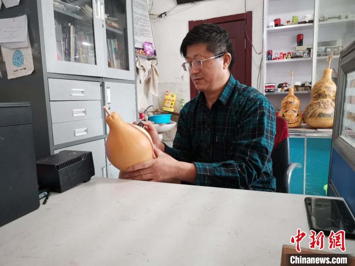 山东文艺工作者以艺抗“疫” 记录身边战“疫”