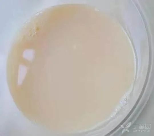 抽出的胸水似「乳白色豆浆,这位女老师怎么了?