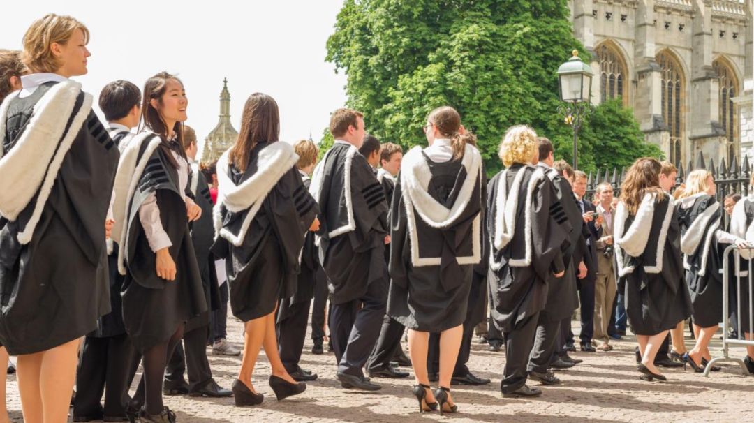 203亿镑！英国大学全靠中国留学生养着...难怪国际生学费那么高