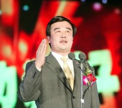 44岁方琼丈夫近照,熟悉的面孔,网友:难怪一直不公开_杨扬