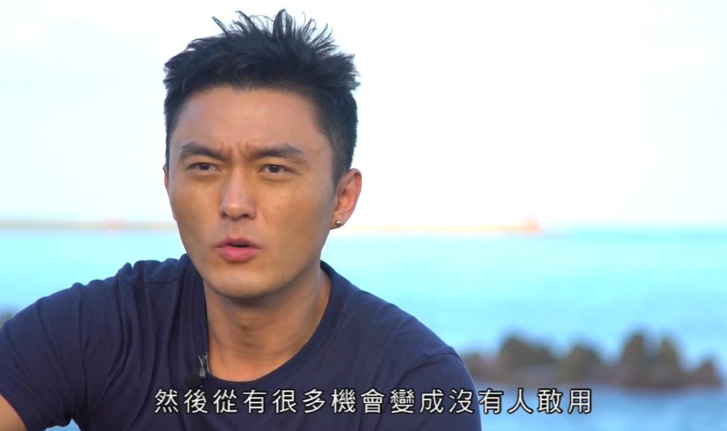 来到花莲光复乡的tvb艺人杨明,便是来请教钟享文,并虚心学习的.