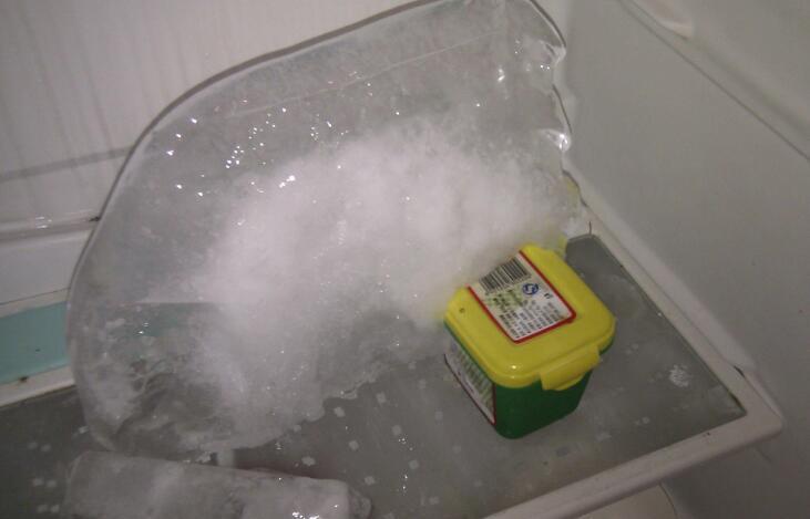 快速去除冰箱结冰剂 fa8cc0385daa4cb5815197dc053e627c.jpeg