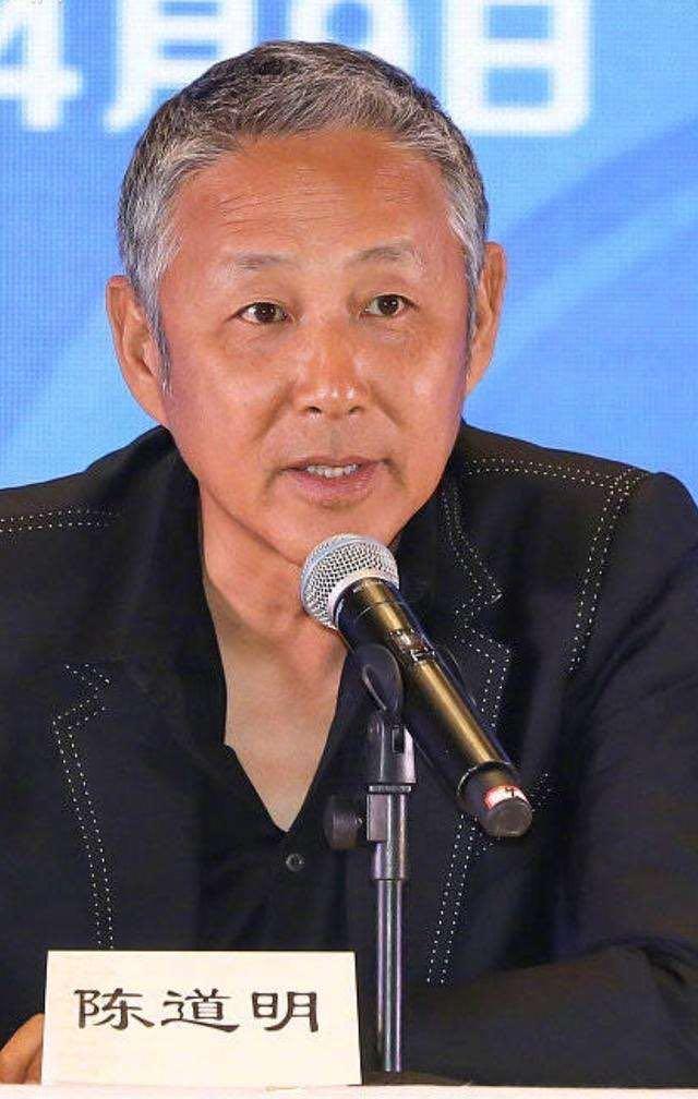 65岁的陈道明气质犹存丝毫不受年龄影响网友永远的皇帝