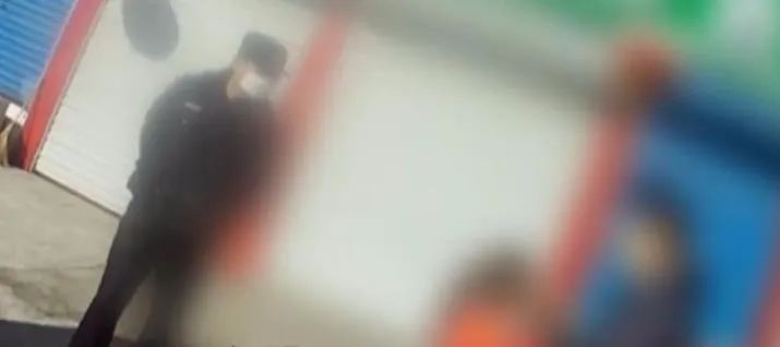 突发！北京连续曝光两起涉疫袭警案！两大奇葩