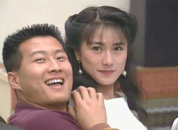 他为了情人，与妻子分居9年却不离婚，如今落魄