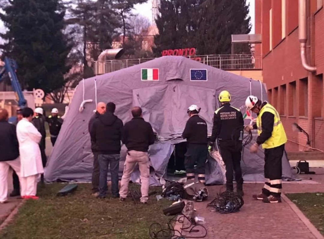 疫情聚众蹦迪，戴口罩反被罚款...意大利人心也