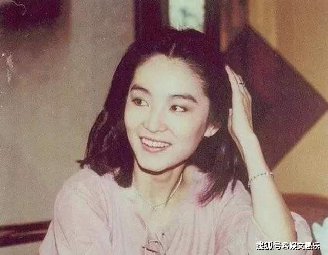 關之琳離婚，張曼玉被甩，王祖賢單身，香港四美唯有她最被羨慕 娛樂 第2張