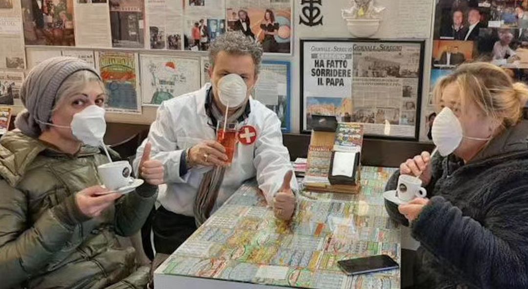 疫情聚众蹦迪，戴口罩反被罚款...意大利人心也