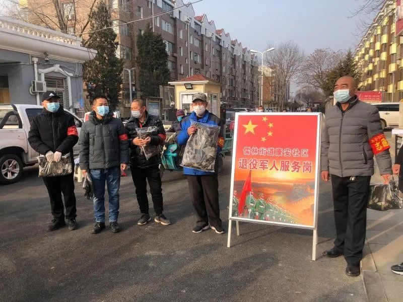 疫情军人口号_疫情军人图片