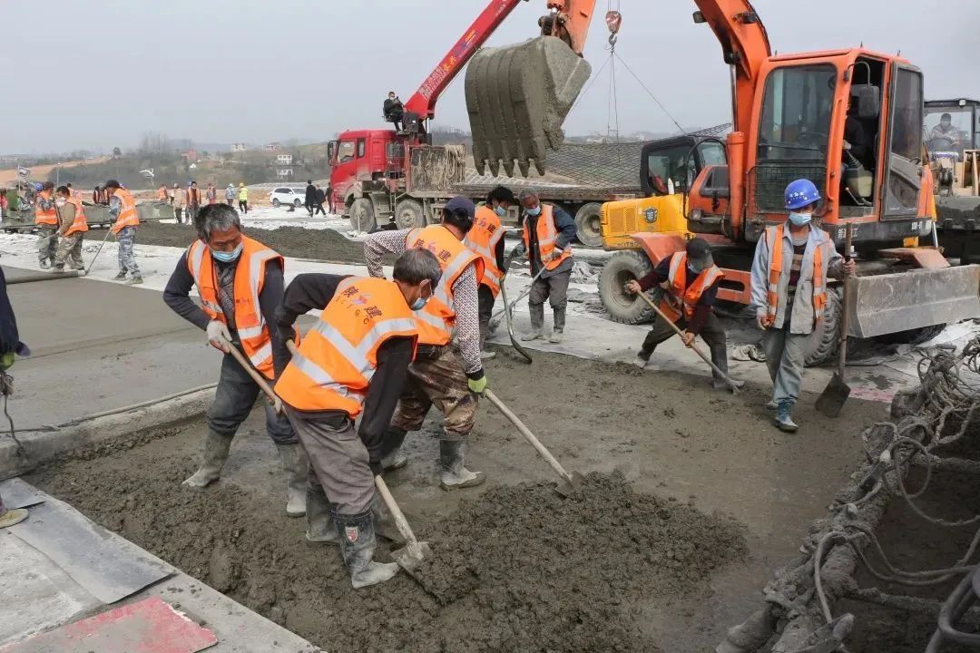 安康机场项目跑道道面混凝土胜利封仓 || 897聚焦