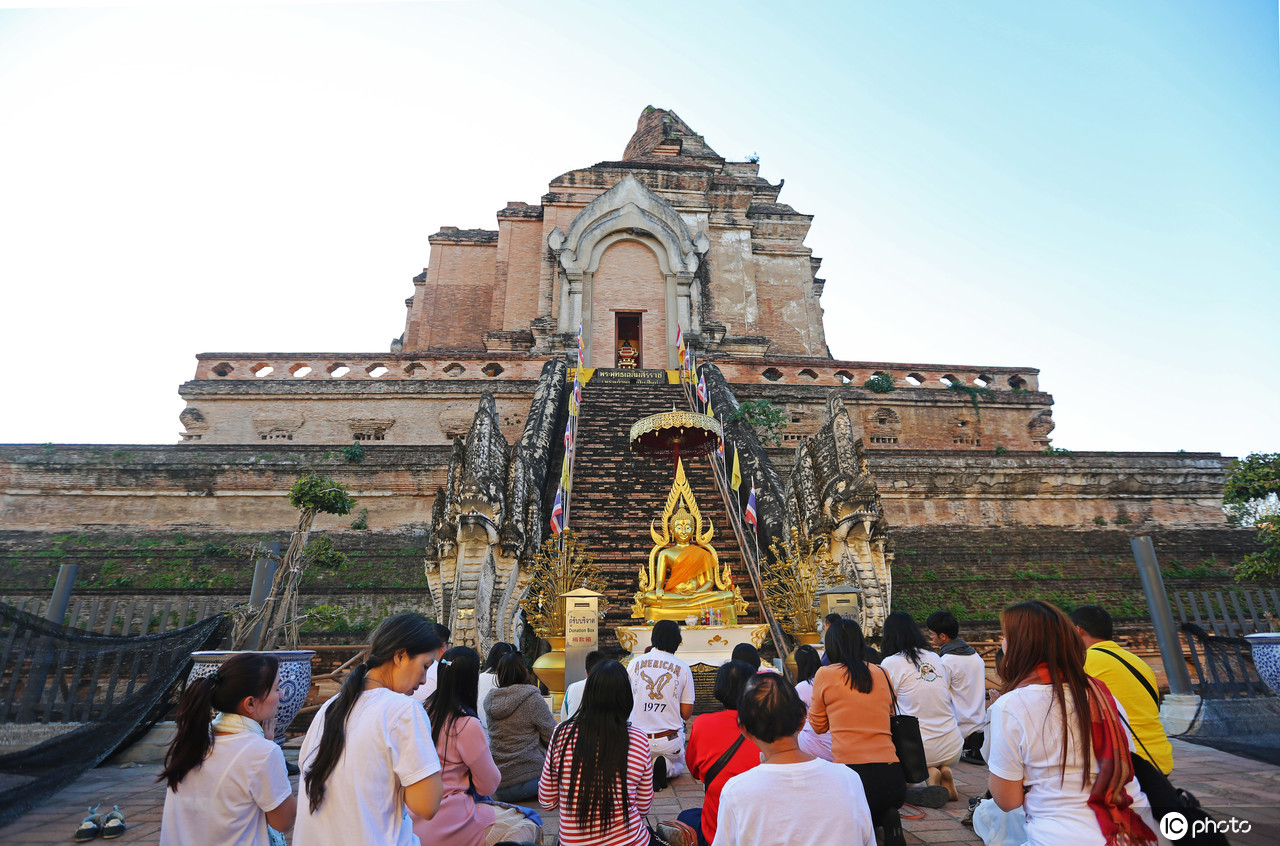 实拍契迪龙寺 泰国清迈古城内最宏伟的古寺