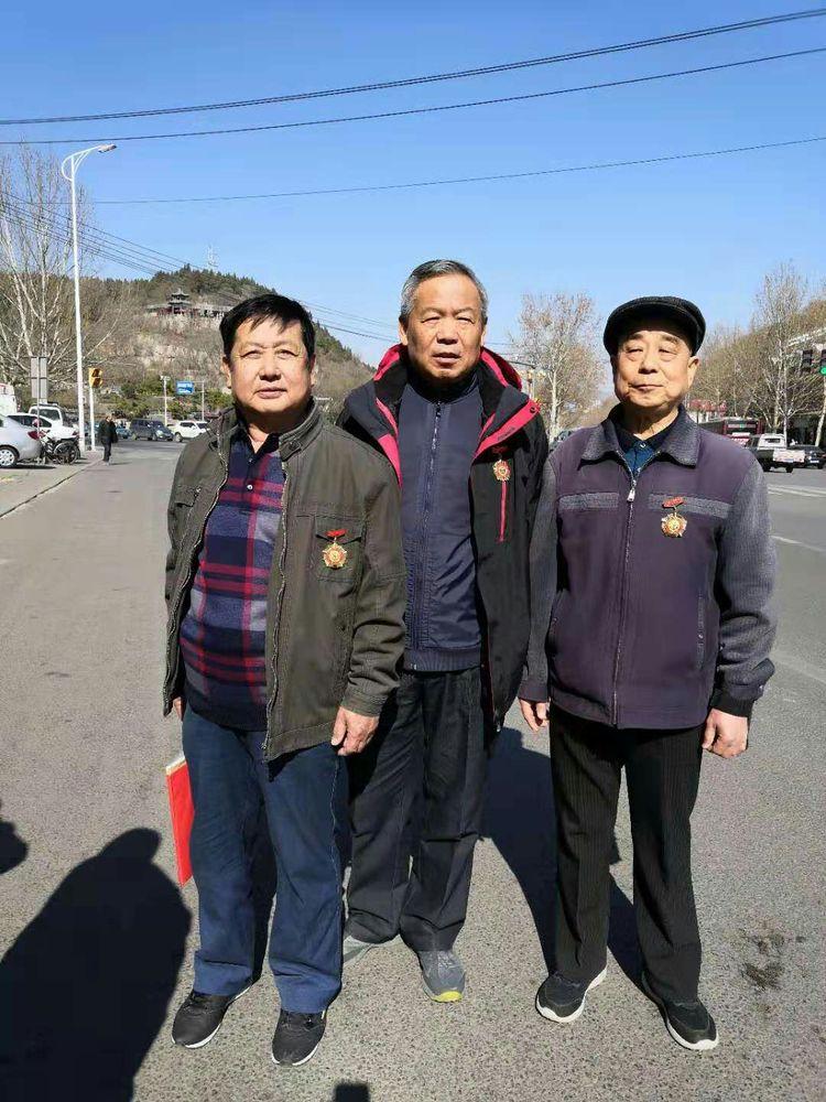 胡国忠,赵树明战友合影.