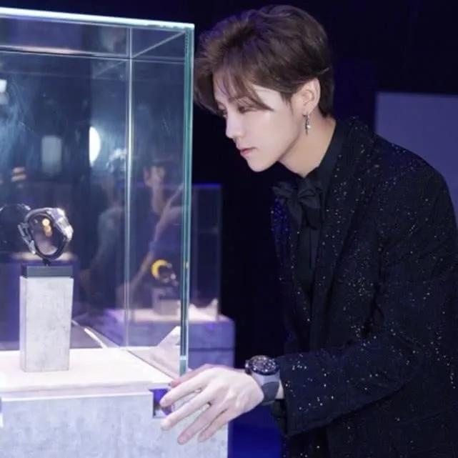 手腕太细不适合戴爱彼表？那鹿晗怎么戴着挺合适