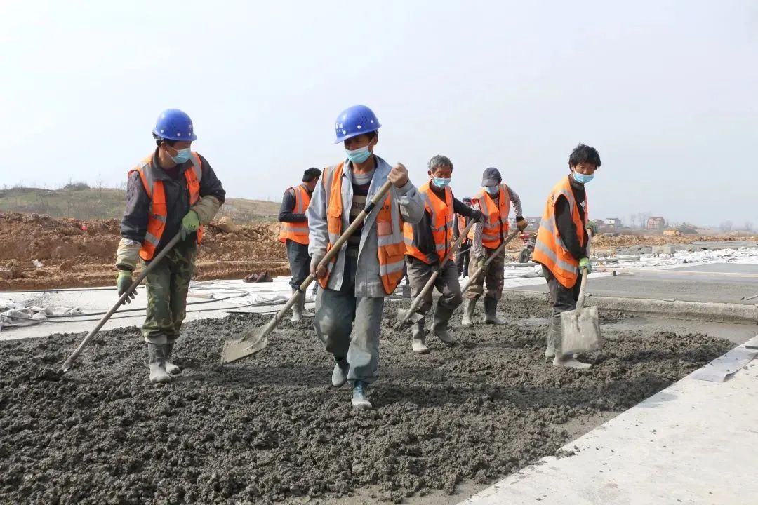 安康机场项目跑道道面混凝土胜利封仓 || 897聚焦