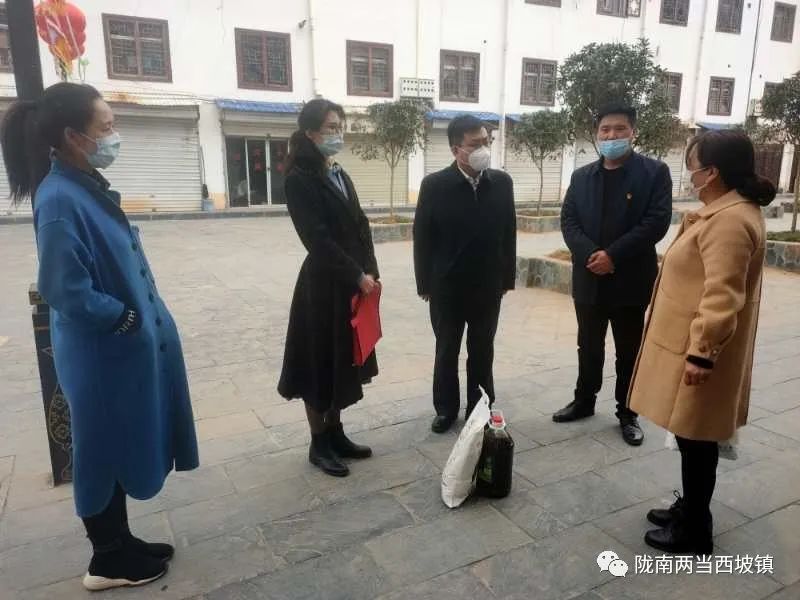 县委常委胡渊在西坡镇开展"三八"国际劳动妇女节走访慰问活动