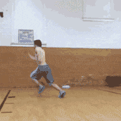 搞笑gif:看看姑娘喝酒,那才叫豪爽,真是海量啊!