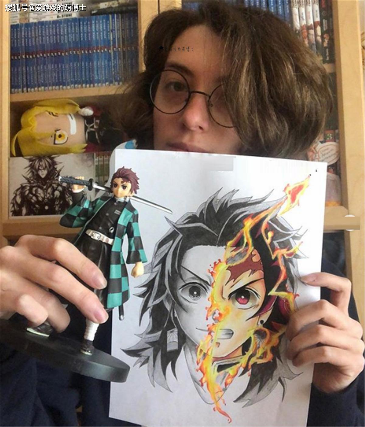 原创素描与彩稿共存,美术达人打造《鬼灭之刃》主题奇妙画作
