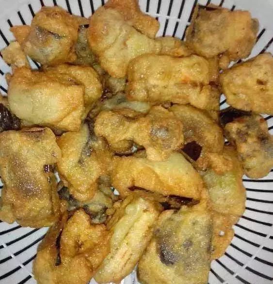 面粉炸茄子怎么炸 2639d5aa56394f00a6dea86dd58d16cd.jpeg