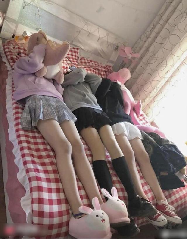 为什么工厂里的女孩子,看不上工厂里的男孩子呀