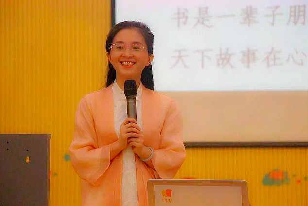 原创美女校长：若不谅解遗书奉上！教育局：撤职查办！网友：干得漂亮