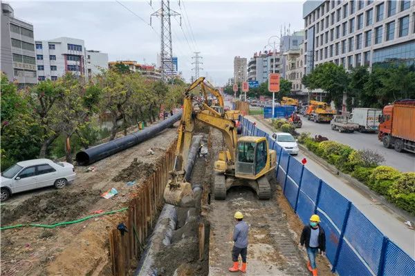 汕北大道(凤东路)澄海段凤翔路跨线桥在省,市重点建设项目汕北大道(凤