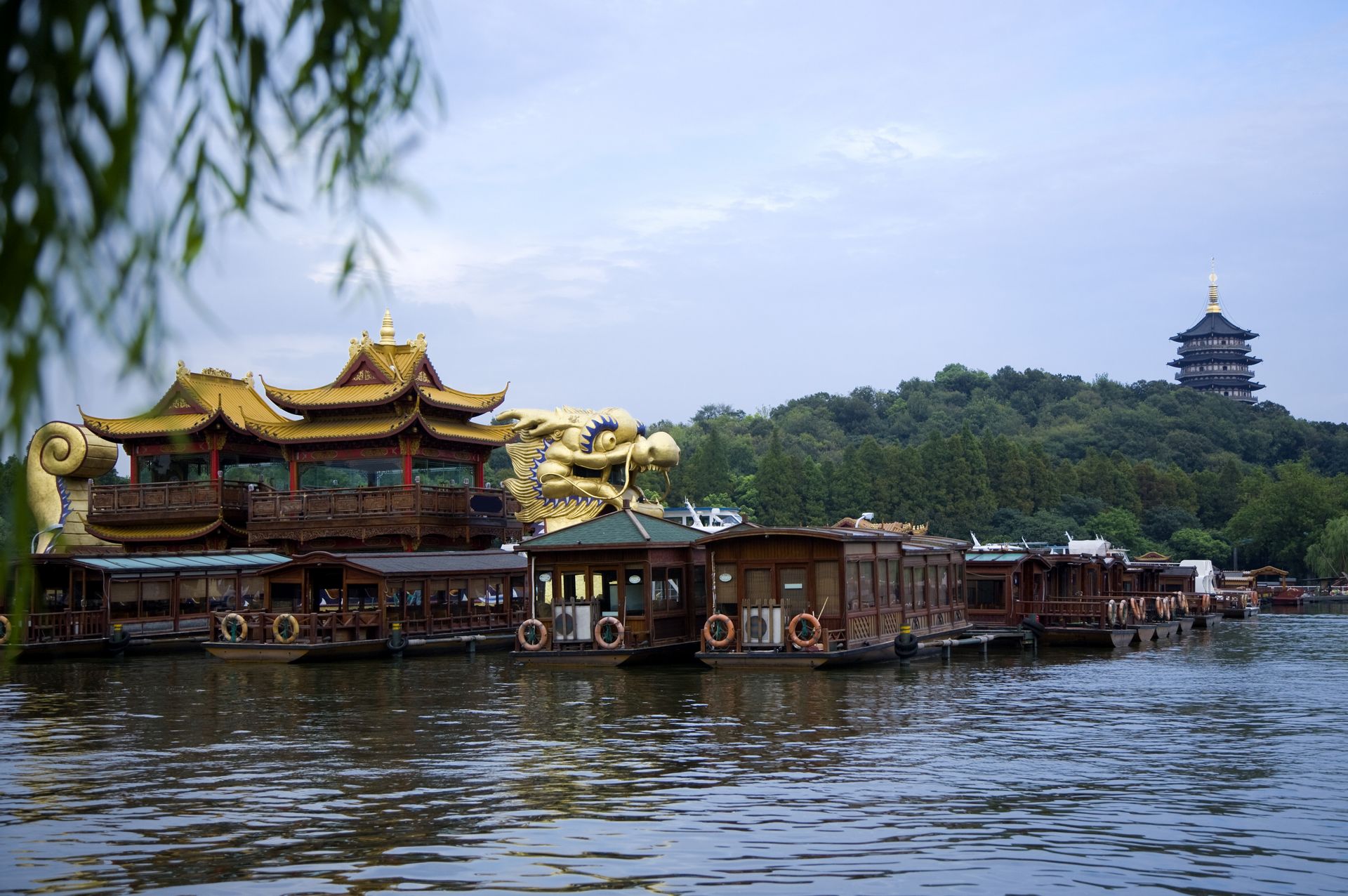 杭州的美景有几处 5d4108126149427da9a97999a68cf814.jpeg