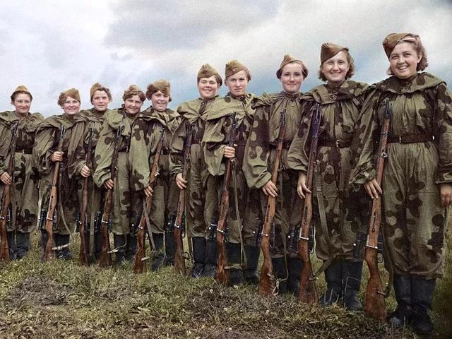 1943年的苏联女狙击手们