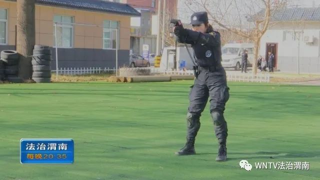 女孩子怎么当特警 8af62d4fc03a4a8c8dca25abaf9655dd.jpeg