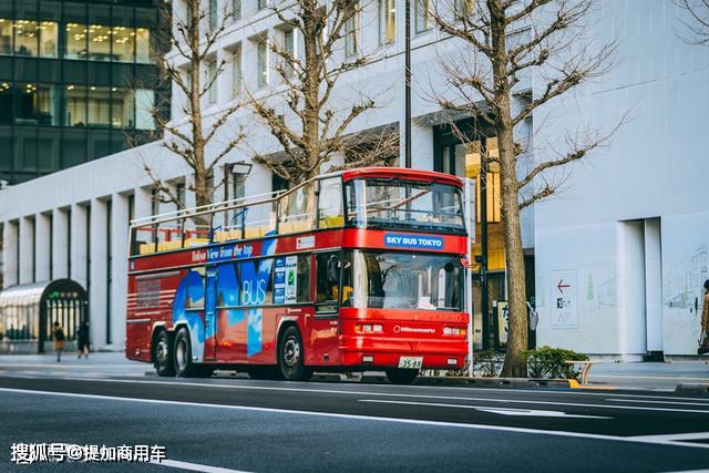 从尼奥普兰到scania敞篷日本街头双层大巴竟大多都是古董车型