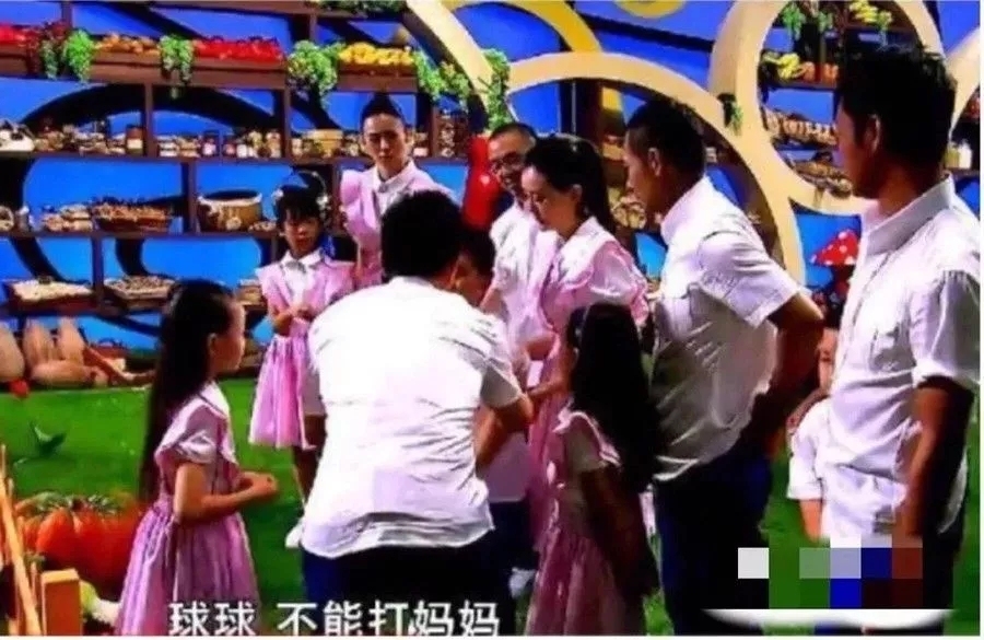 母子冲突短剧，免费观看高清的背后故事，母子冲突，免费高清短剧背后的故事