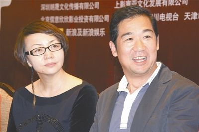 这次的诗朗诵由刘劲,张国立,宋丹丹,凯丽等人一起掌管.