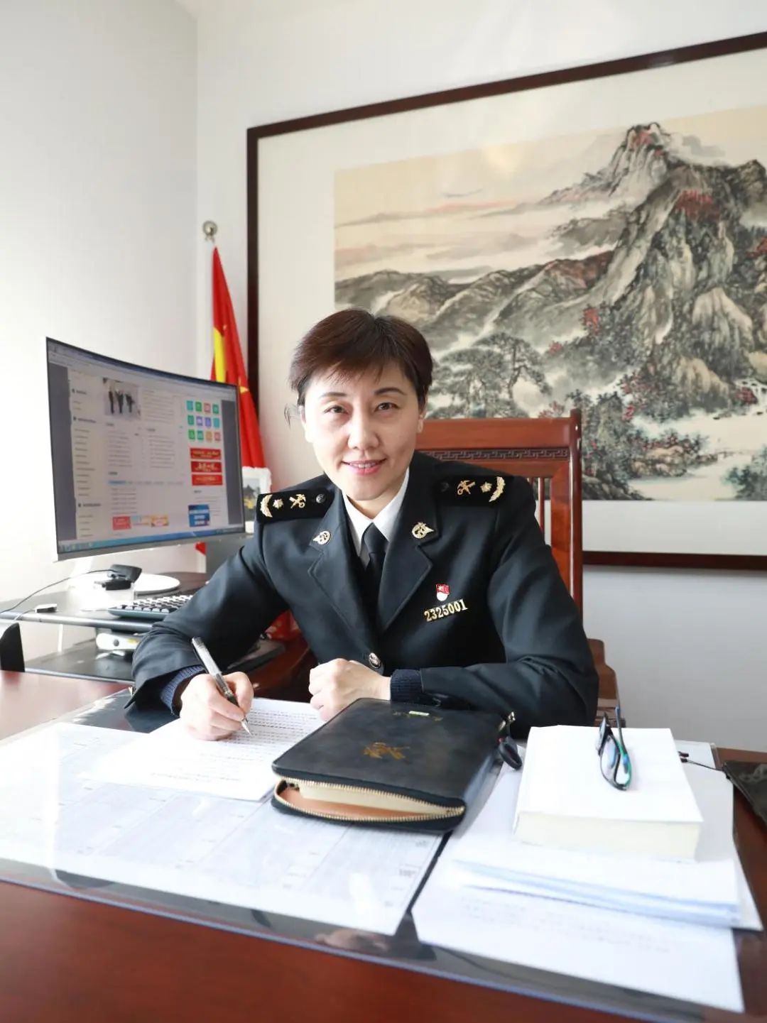 from:昆山海关我们的女关长你是海关的女战士谋篇布局稳外贸你用"昆关