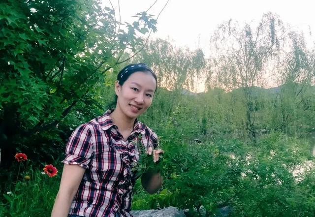 不同于奋斗在一线的同志,李梦茜忙碌的是疫情防控工作的幕后.
