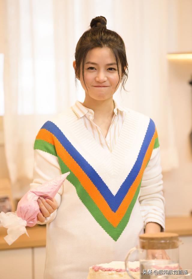 包子脸"国民女神"陈妍希 清纯斯文 笑容甜美 照片欣赏