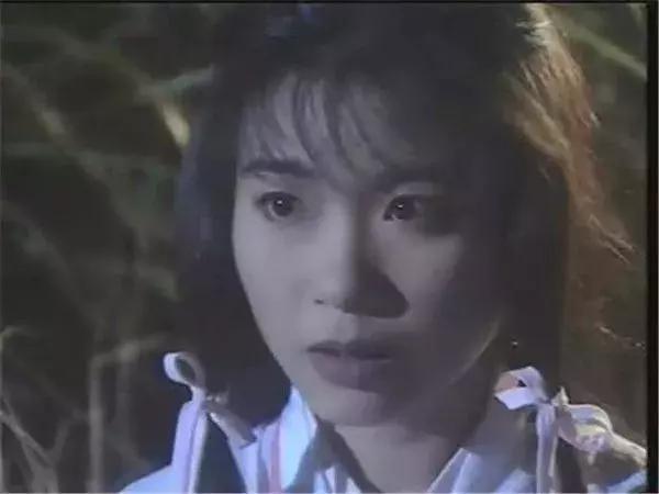 简佩筠广为人知呃角色是1995年在金庸武侠剧《神雕侠侣》中的陆无双.